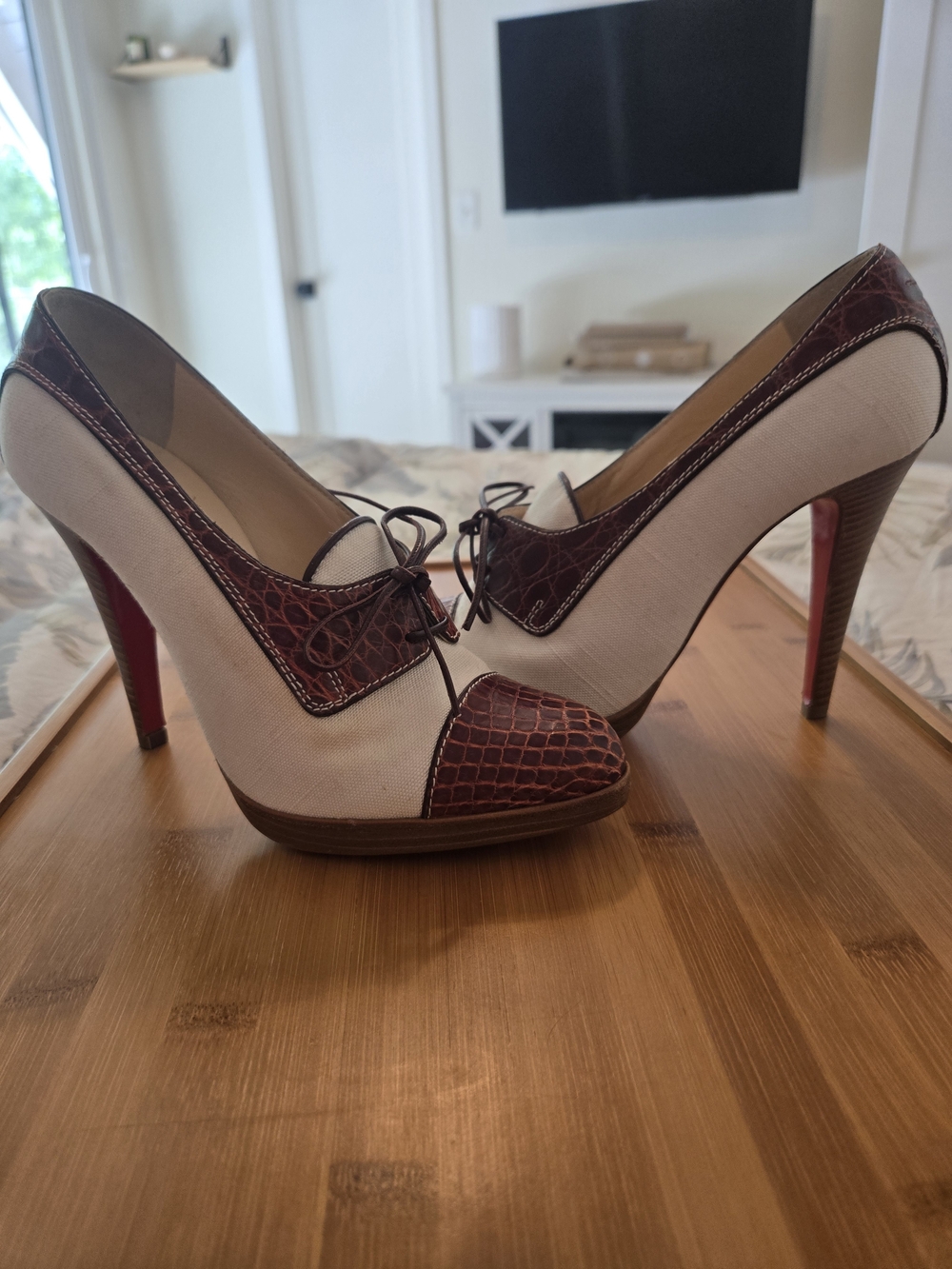 ⭐Auth Christian Louboutin Brown & Cream Leather Lace-Up Pumps 36.5 - Picture 4 of 16